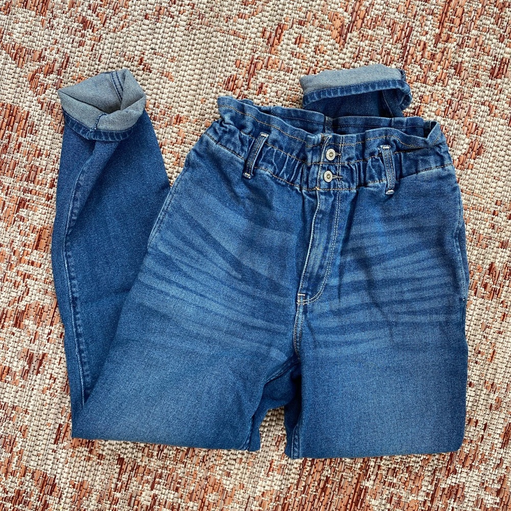 Hollister Ultra High Rise Mom Jean